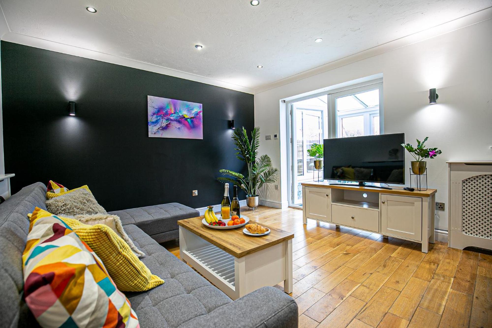 Holiday home For Families And Contractors With Private Parking