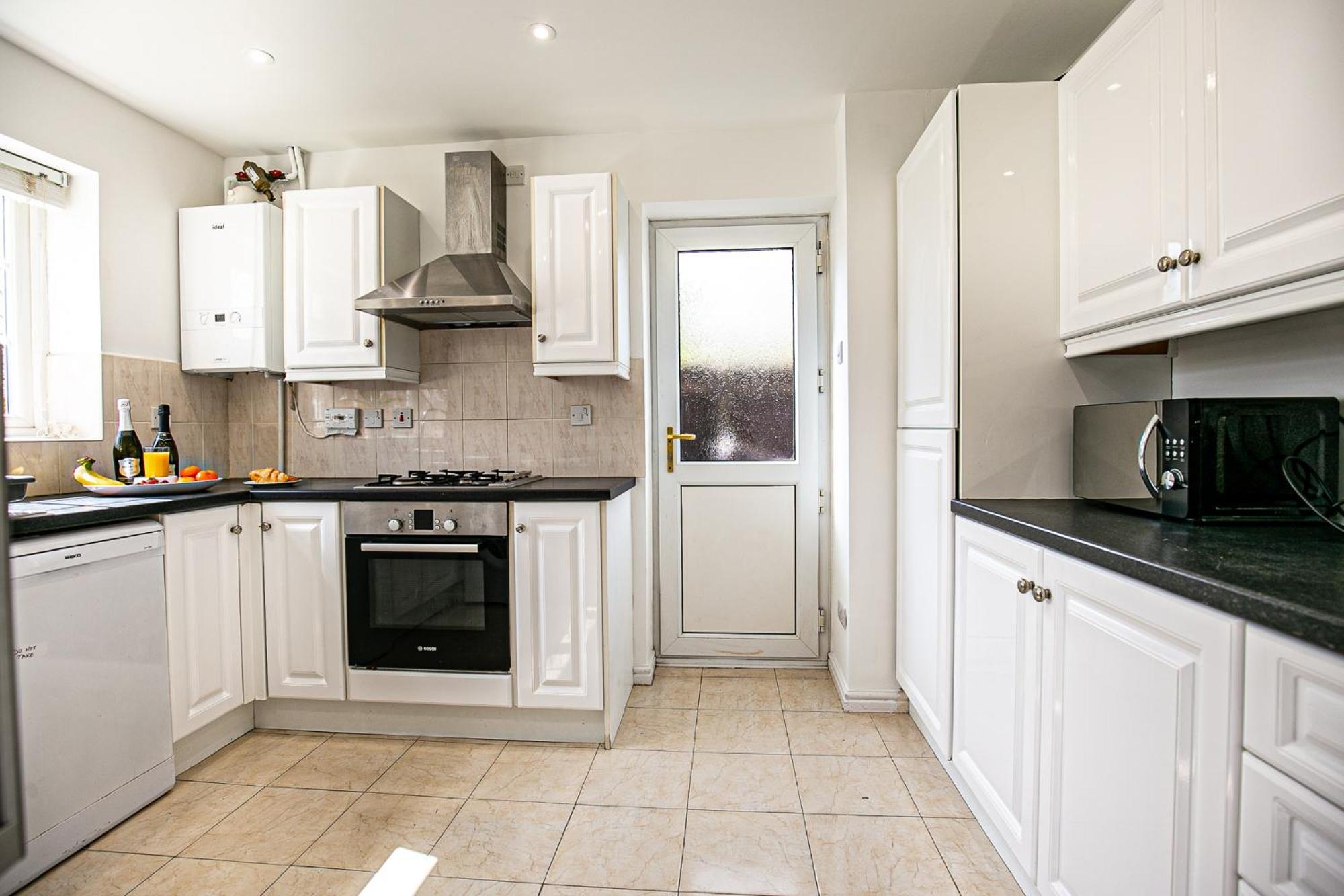 For Families And Contractors With Private Parking Holiday home Milton Keynes