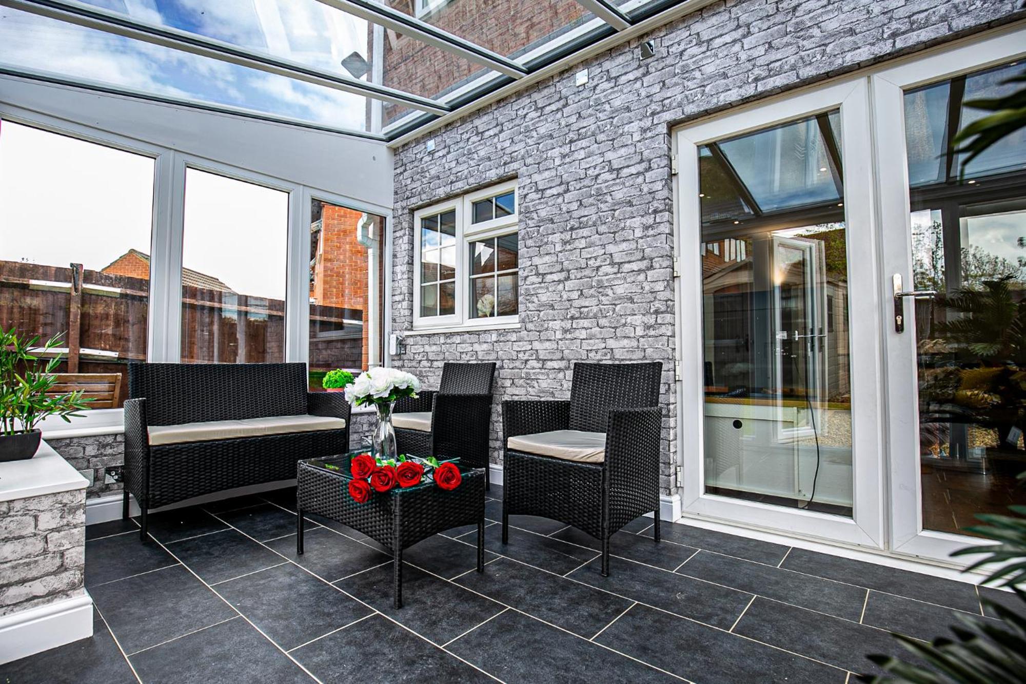 For Families And Contractors With Private Parking