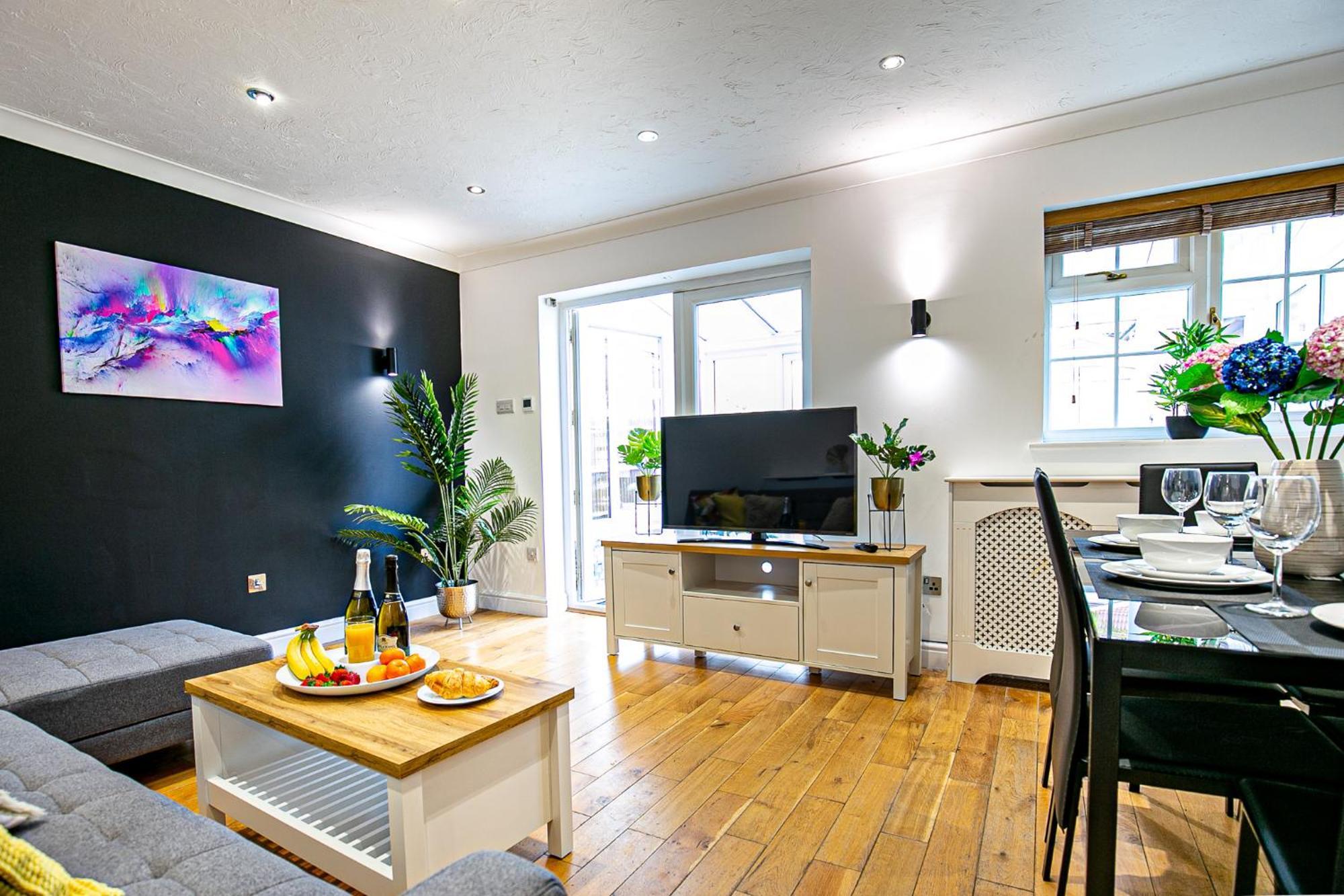For Families And Contractors With Private Parking Holiday home *