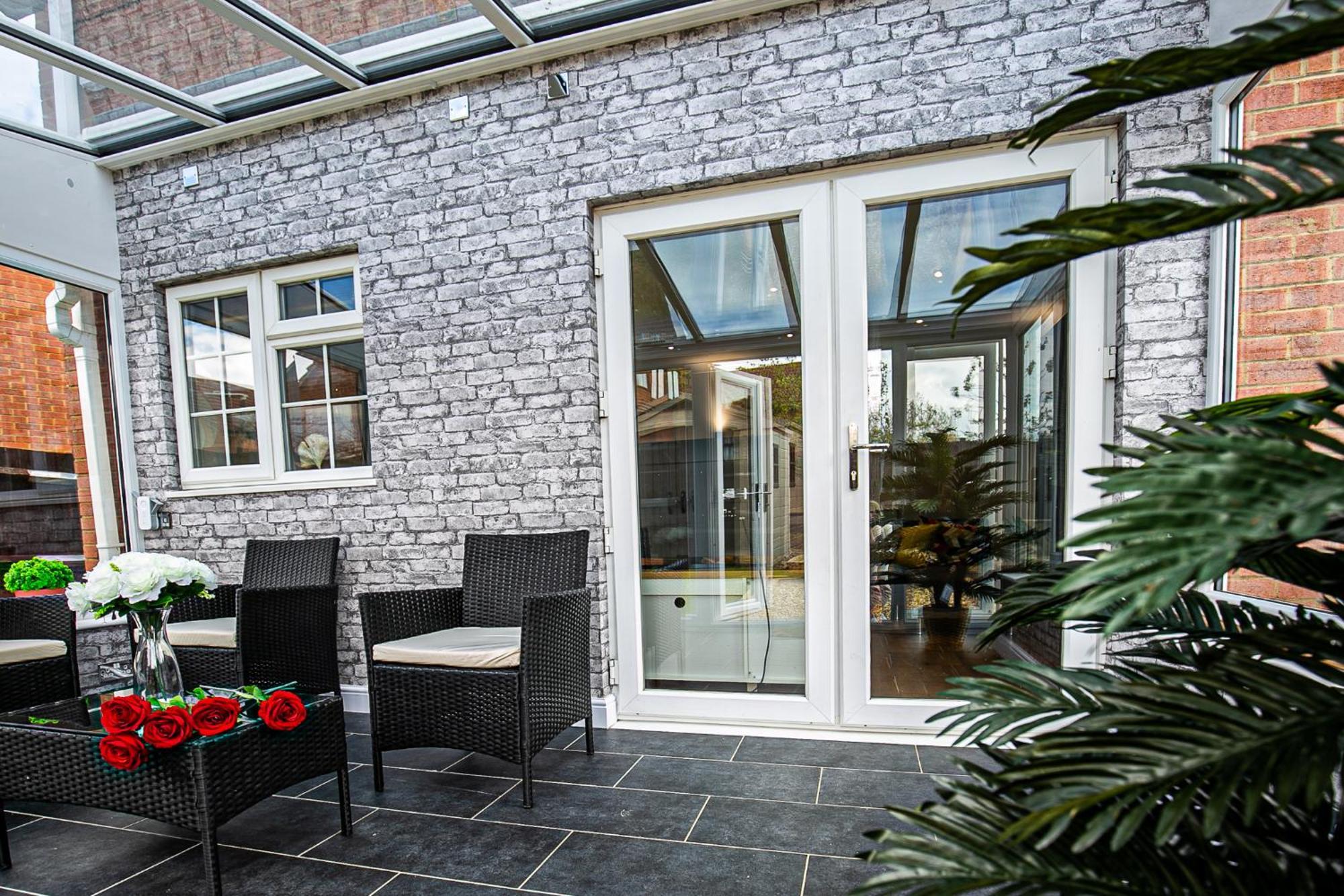 For Families And Contractors With Private Parking Holiday home