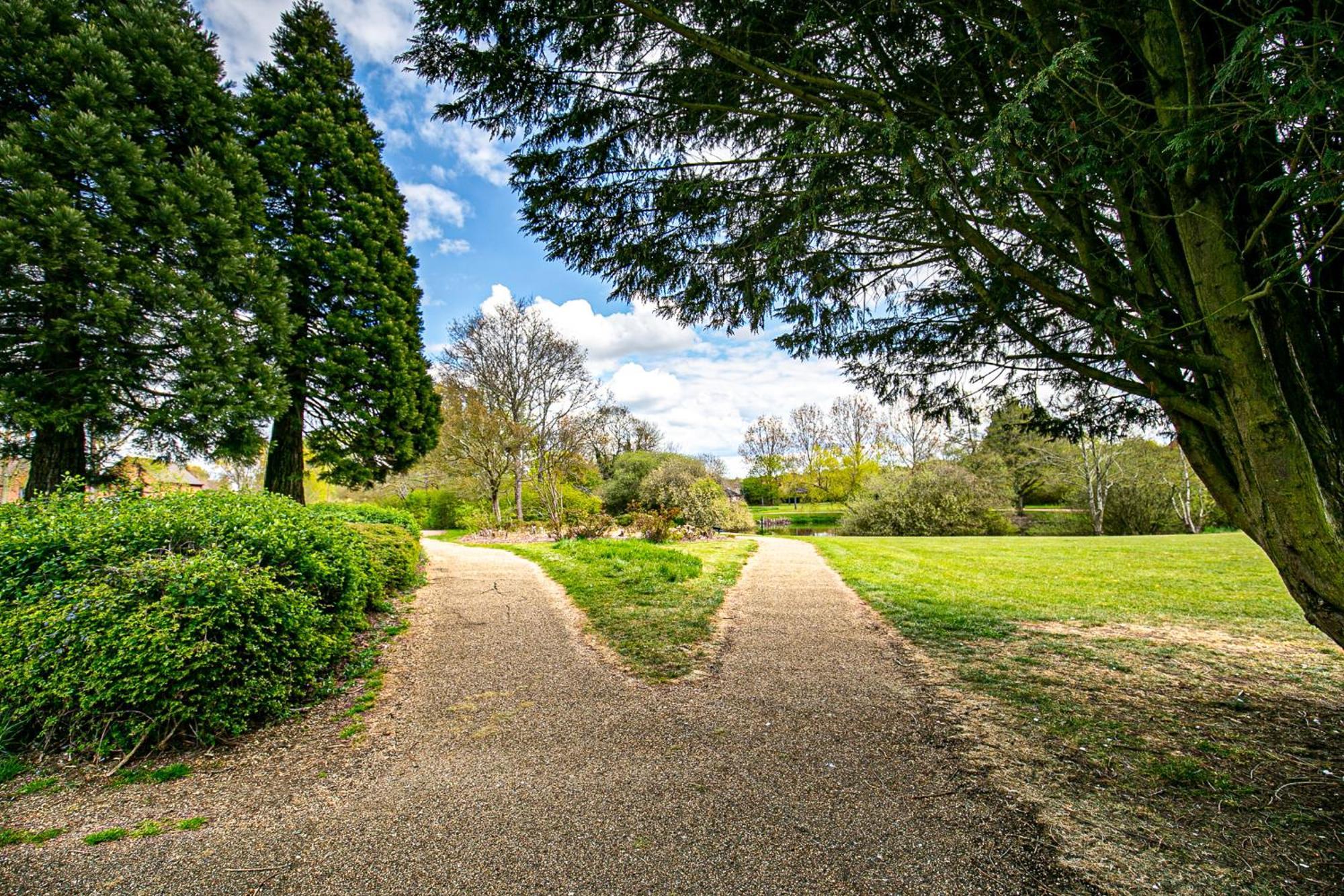 For Families And Contractors With Private Parking Holiday home *