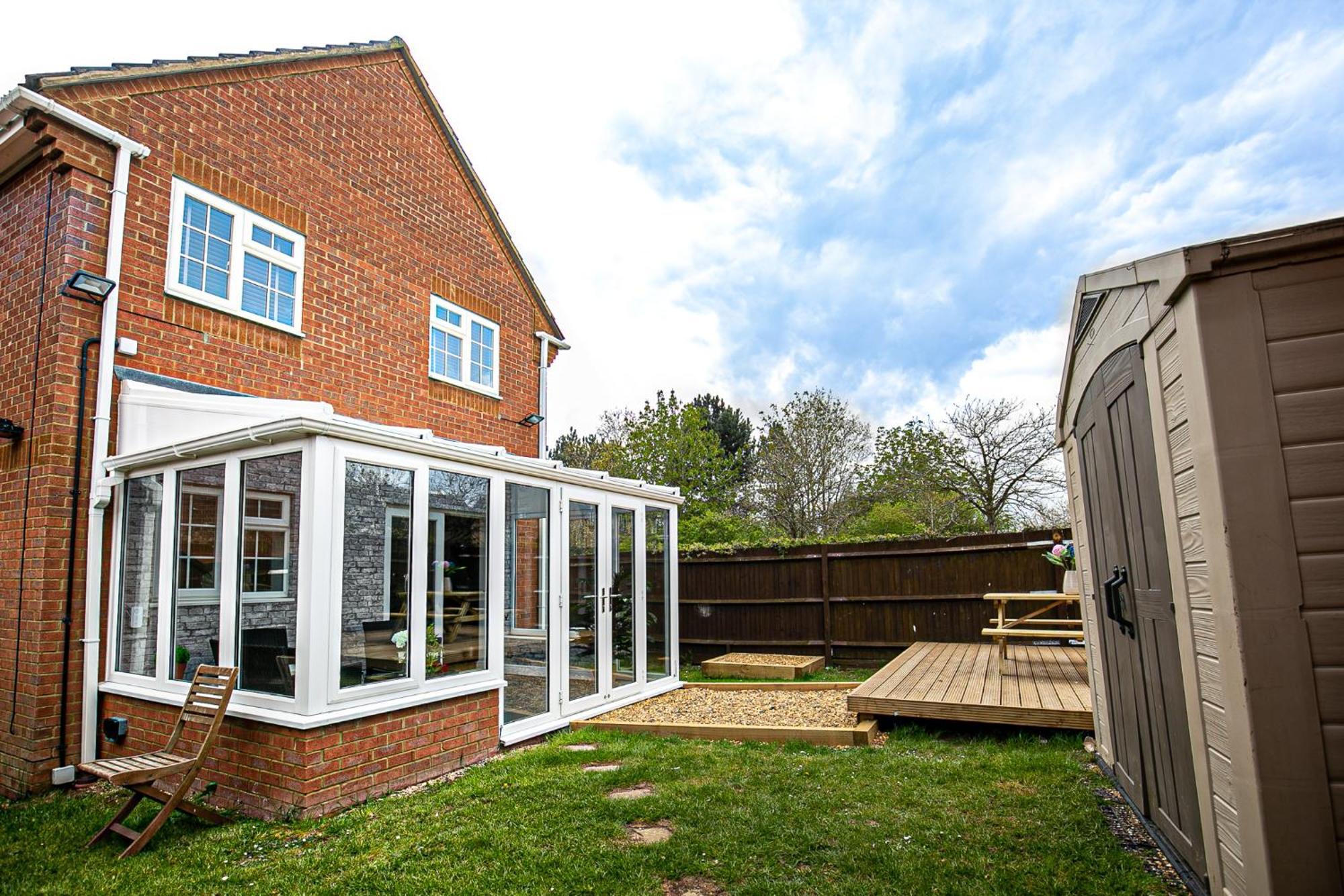 For Families And Contractors With Private Parking * Milton Keynes