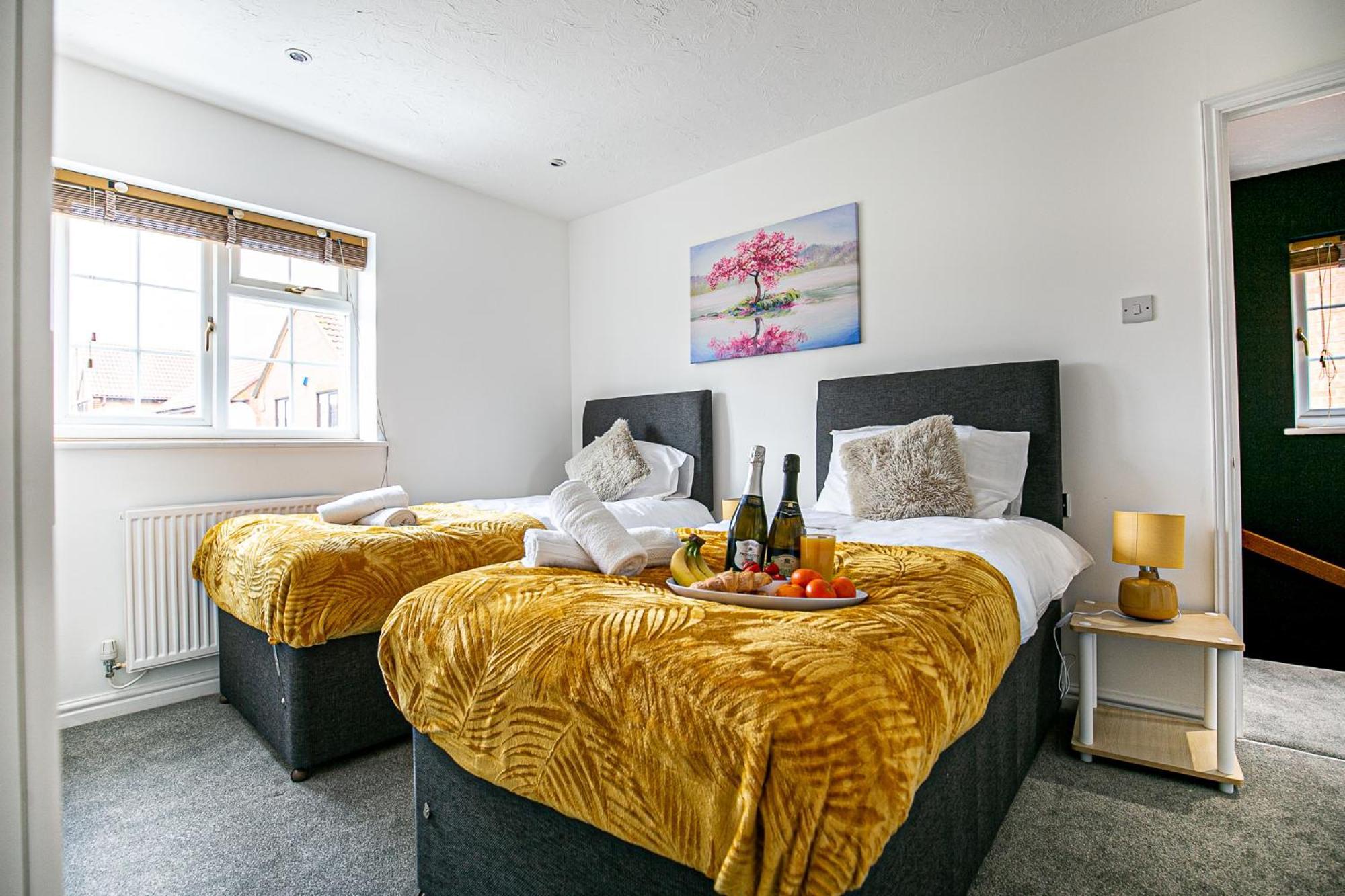 For Families And Contractors With Private Parking Holiday home Milton Keynes